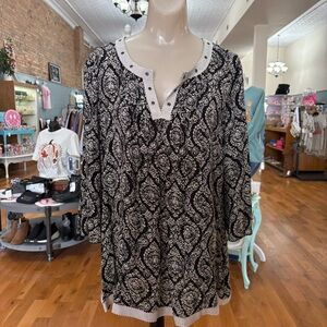 Hem & Thread 3/4 Sleeve Black and White Blouse Size Small